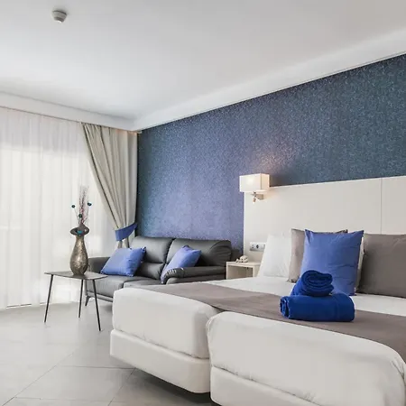 Esquinzo Y Monte Del Mar 3*