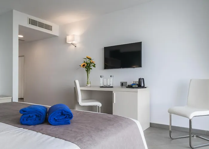 Esquinzo Y Monte Del Mar Playa De Esquinzo