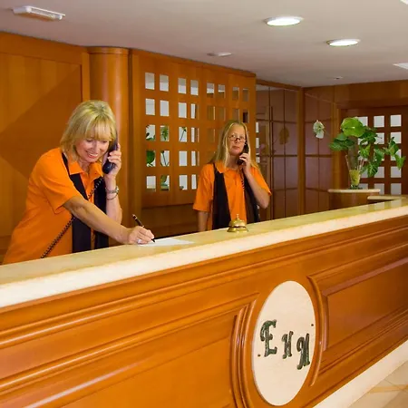 Aparthotel Esquinzo Y Monte Del Mar Playa De Esquinzo