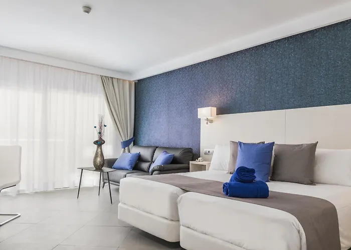 Esquinzo Y Monte Del Mar 3*