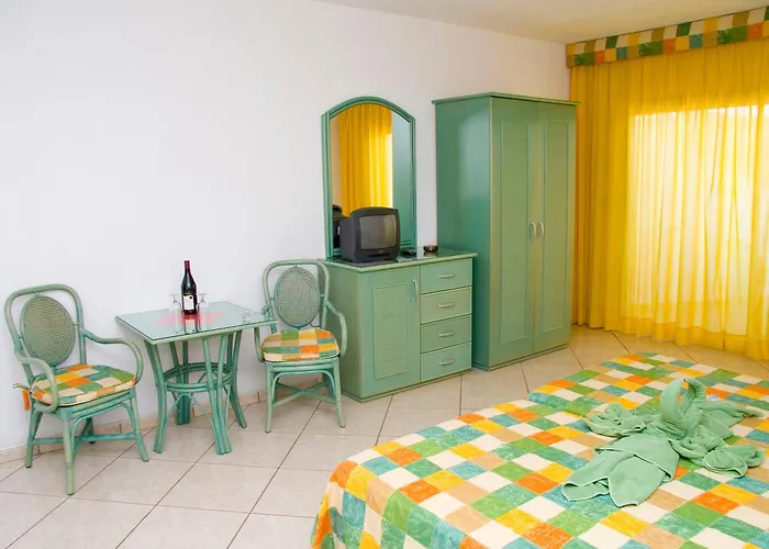 Apartmanhotel Esquinzo Y Monte Del Mar