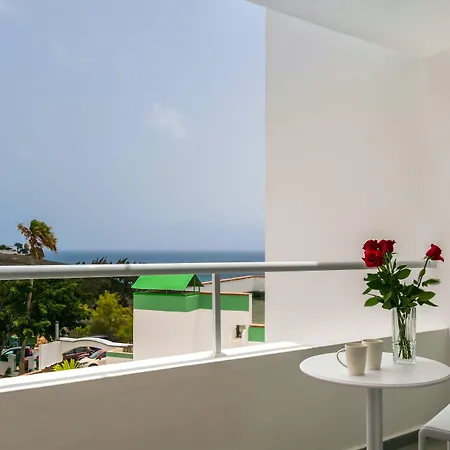 Aparthotel Esquinzo Y Monte Del Mar